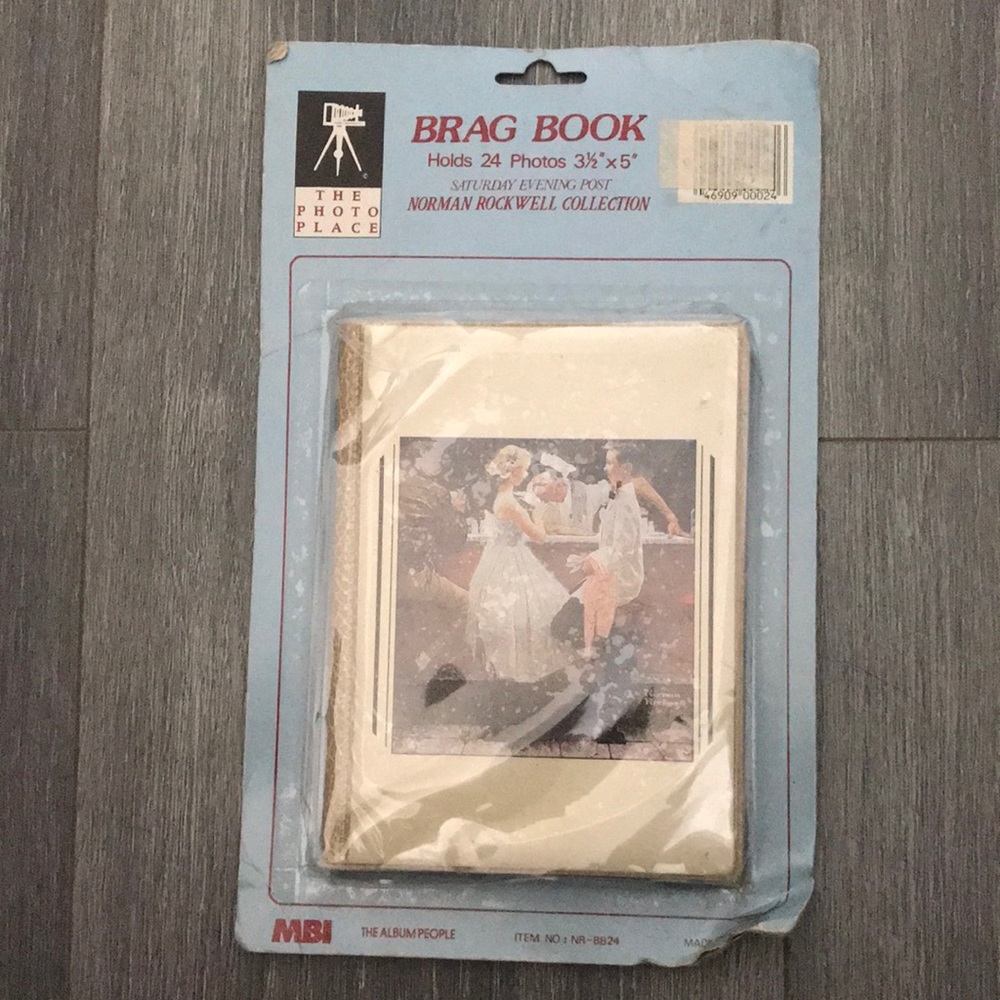Norman Rockwell Collection, RARE Vintage Brag Book in Original Package